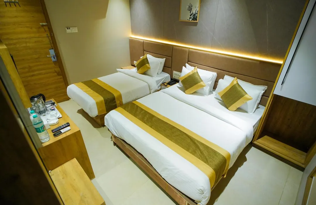 Hotel Amber Paramount-1